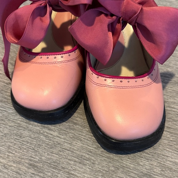 John Fluevog Pink Heels with Bow - Picture 4 of 4